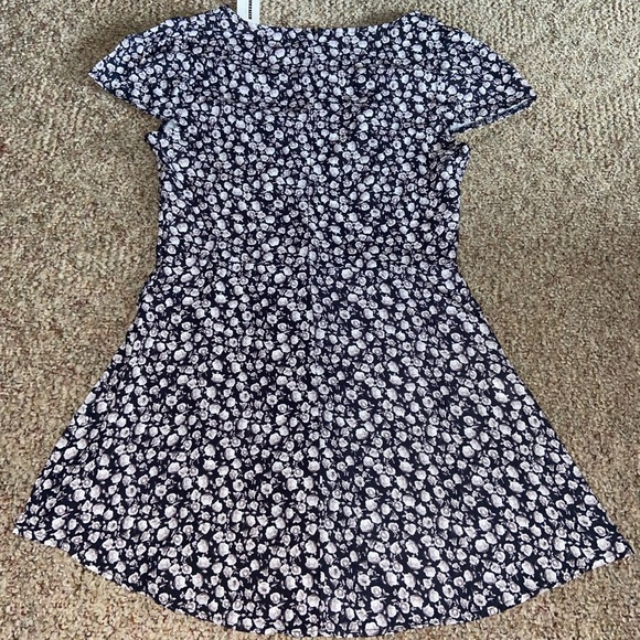 Dress - Picture 3 of 5